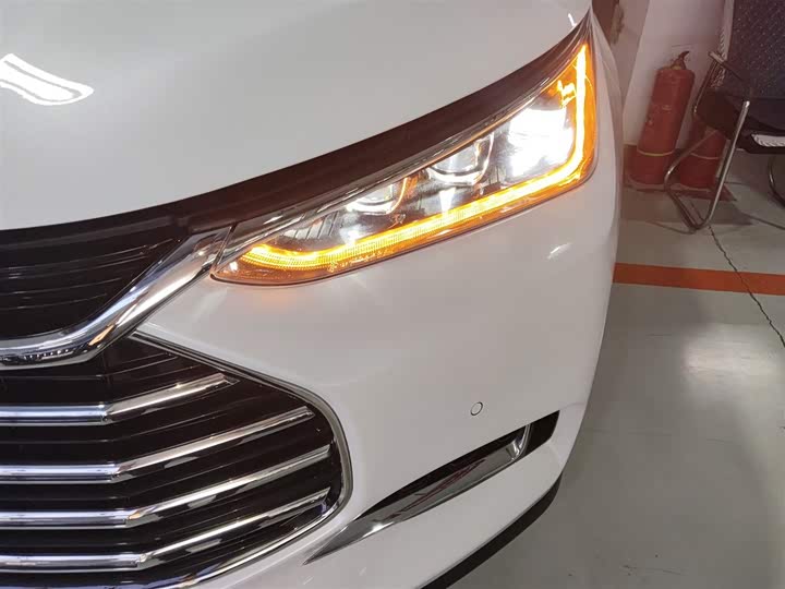 Фото 24 - BYD Tang