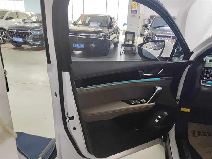 Фото 28 - BYD Tang