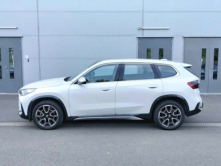 Фото 2 - BMW X1