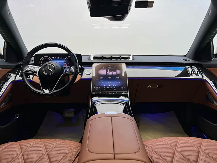 Фото 16 - Mercedes-Benz Maybach S-Class