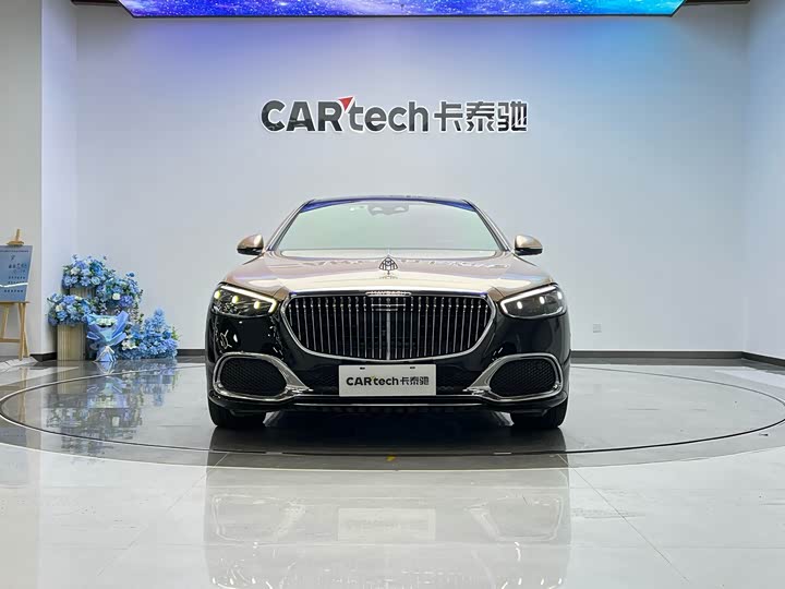 Фото 2 - Mercedes-Benz Maybach S-Class