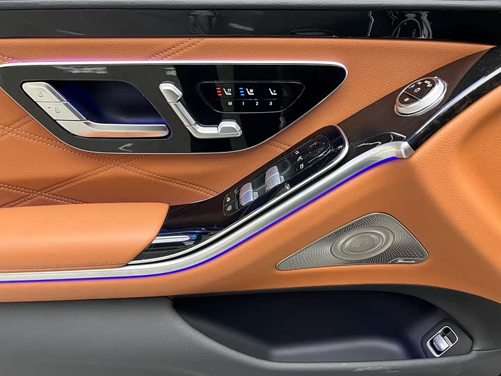 Фото 6 - Mercedes-Benz Maybach S-Class