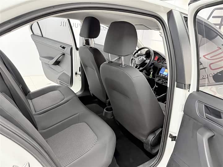 Фото 15 - Volkswagen Santana