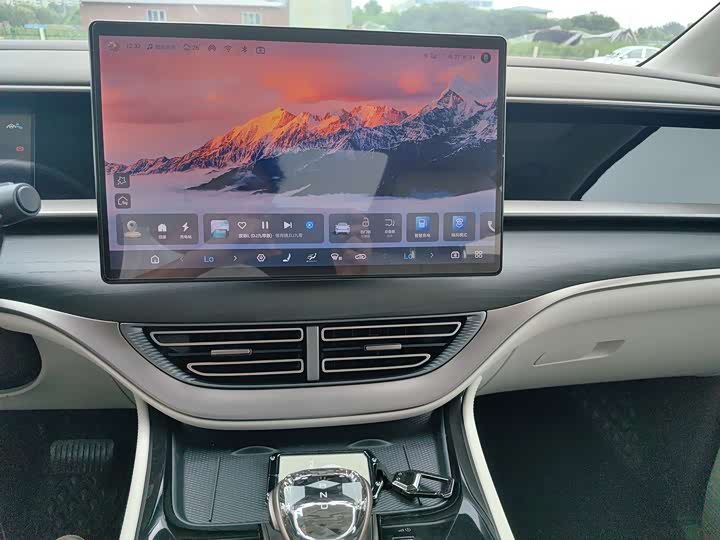 Фото 5 - Denza D9