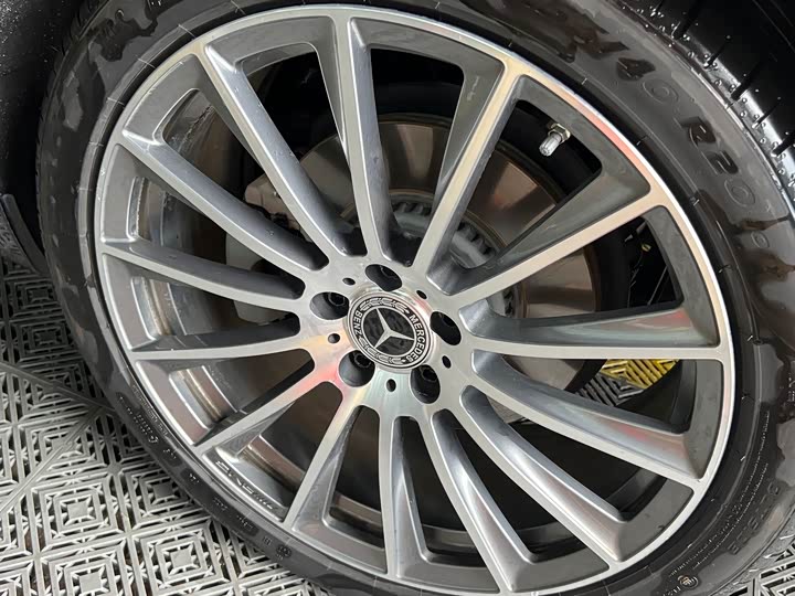 Фото 13 - Mercedes-Benz S-Class