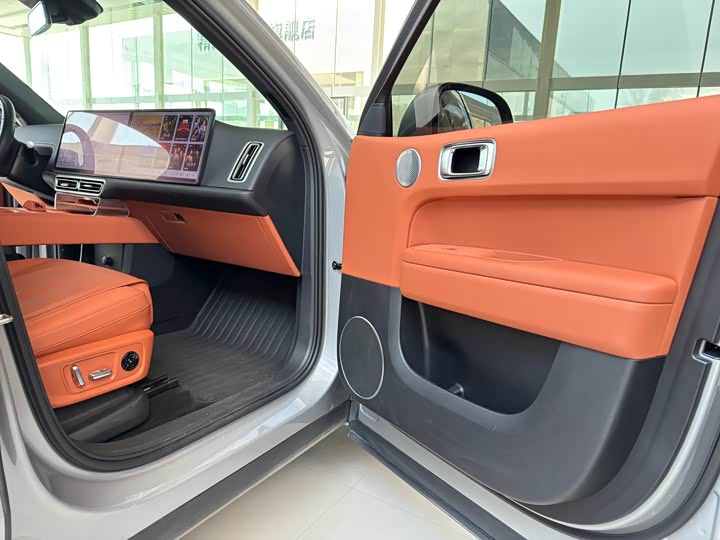 Фото 13 - LiXiang L6