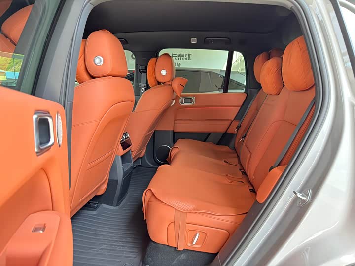 Фото 16 - LiXiang L6