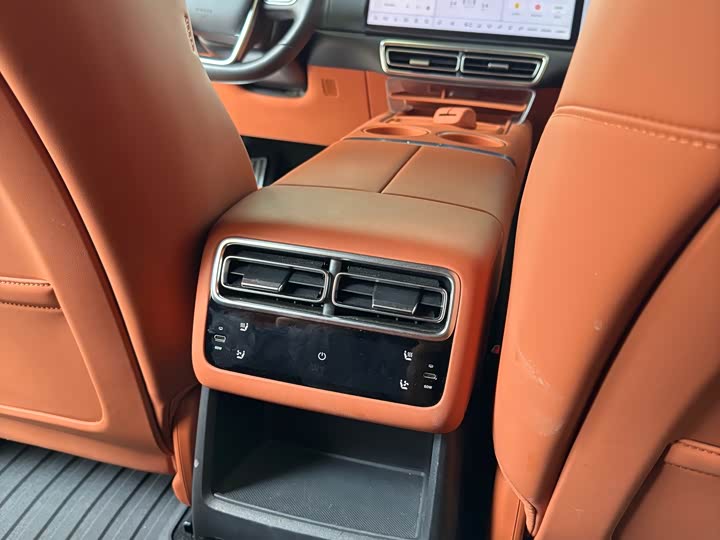 Фото 17 - LiXiang L6