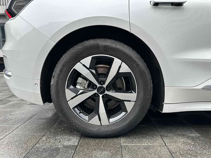 Фото 10 - Zeekr 001