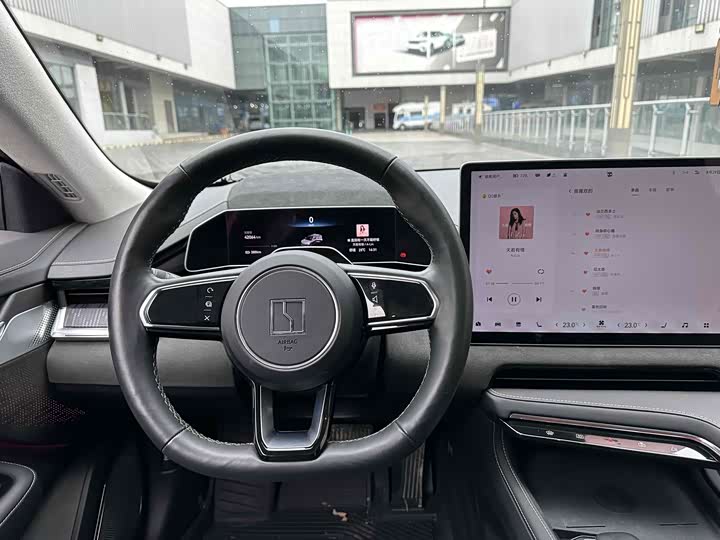 Фото 18 - Zeekr 001