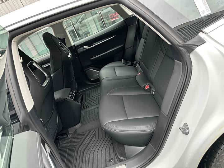 Фото 20 - Zeekr 001