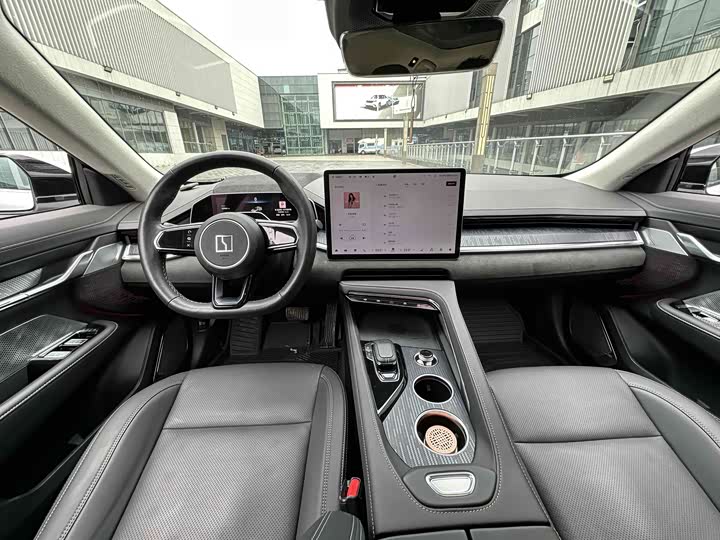 Фото 21 - Zeekr 001