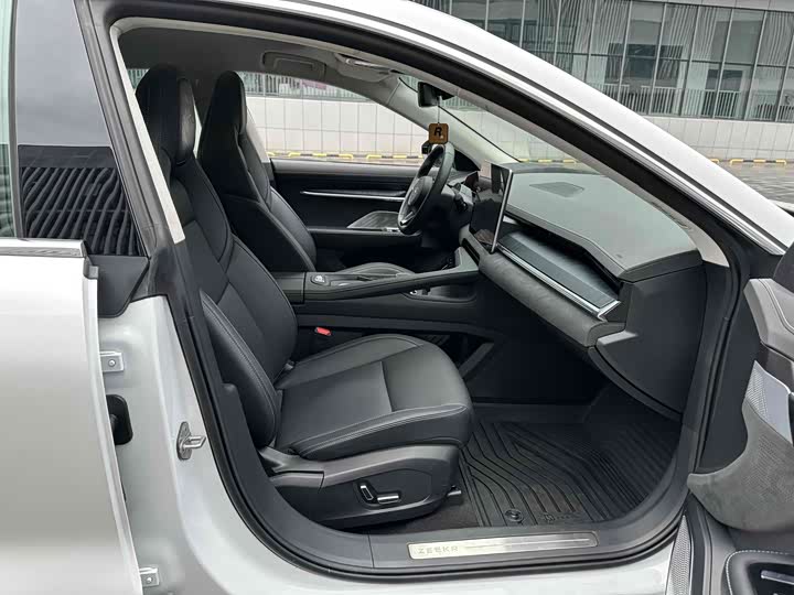 Фото 28 - Zeekr 001