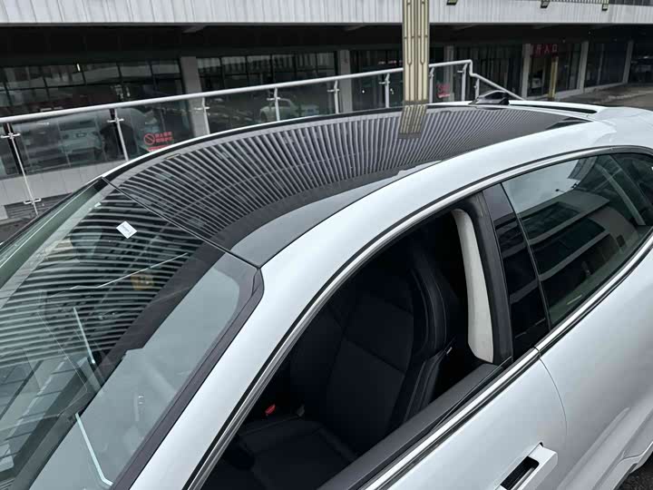 Фото 4 - Zeekr 001