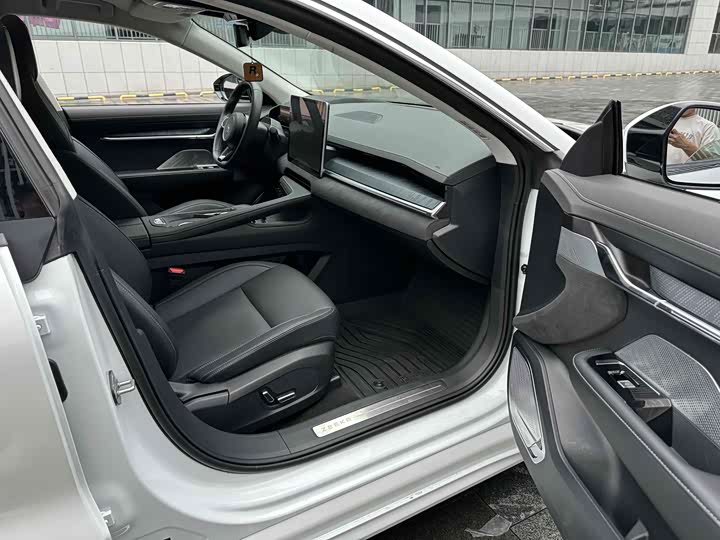 Фото 8 - Zeekr 001