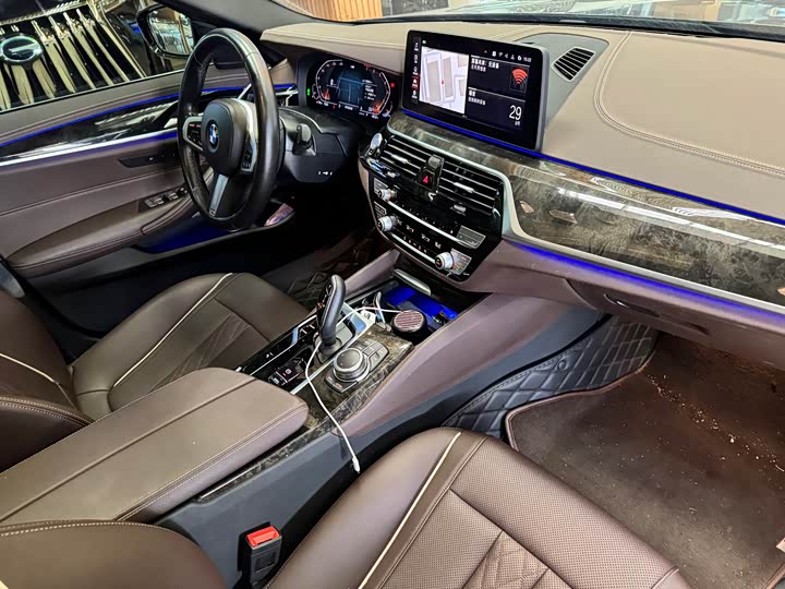 Фото 11 - BMW 5 Series