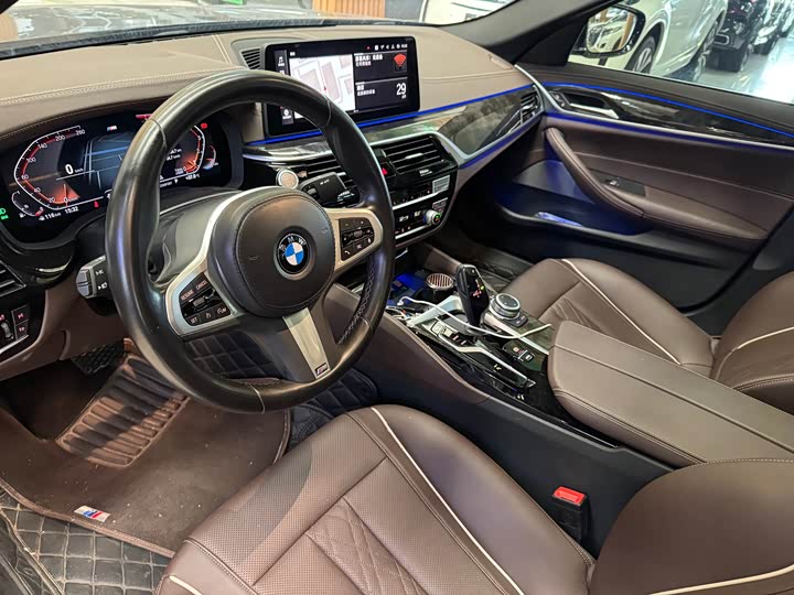 Фото 13 - BMW 5 Series