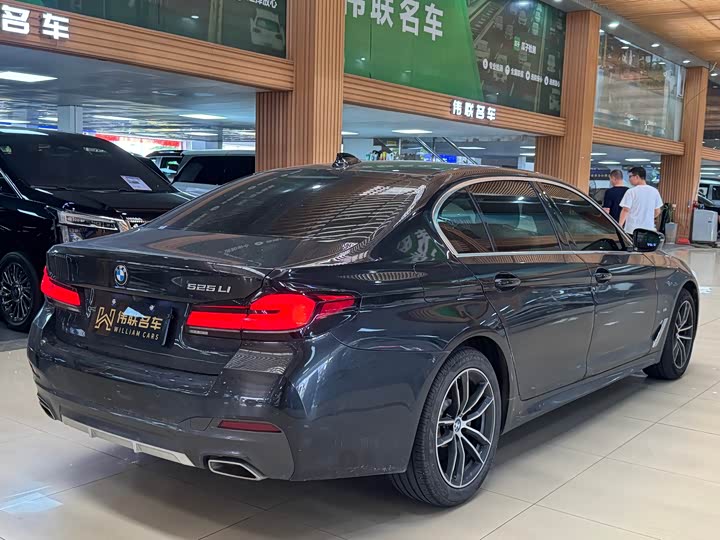 Фото 8 - BMW 5 Series