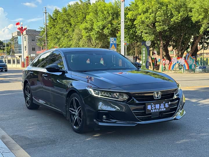 Фото 3 - Honda Accord