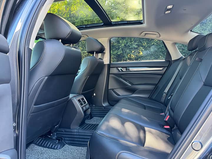 Фото 5 - Honda Accord