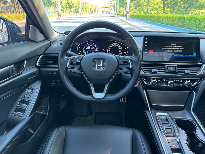 Фото 6 - Honda Accord