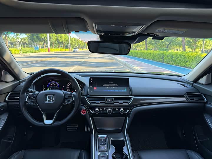 Фото 7 - Honda Accord