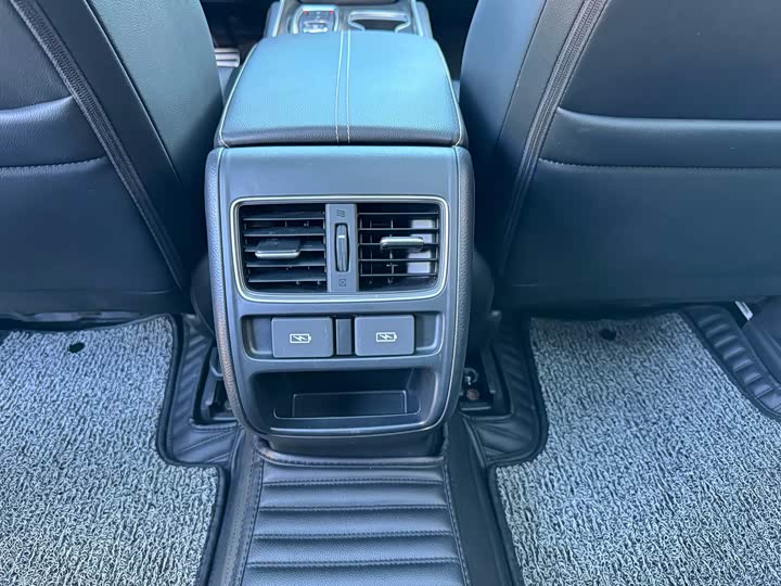 Фото 9 - Honda Accord