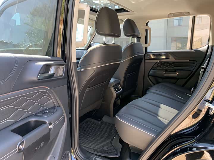 Фото 9 - Tank 300