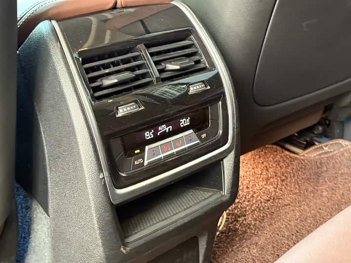 Фото 14 - BMW X5