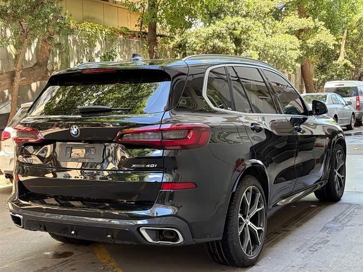 Фото 16 - BMW X5