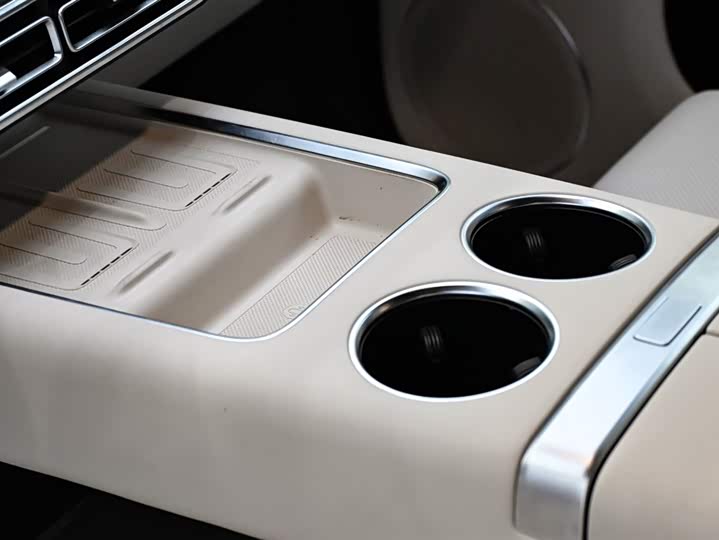 Фото 16 - LiXiang L9