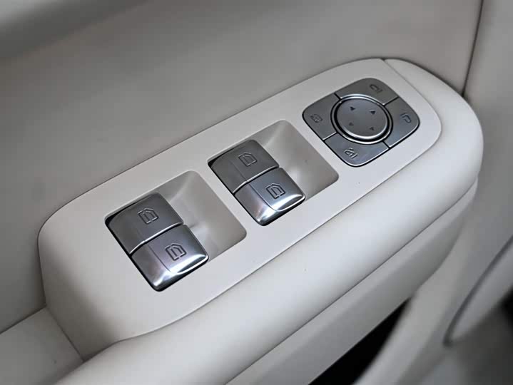 Фото 18 - LiXiang L9