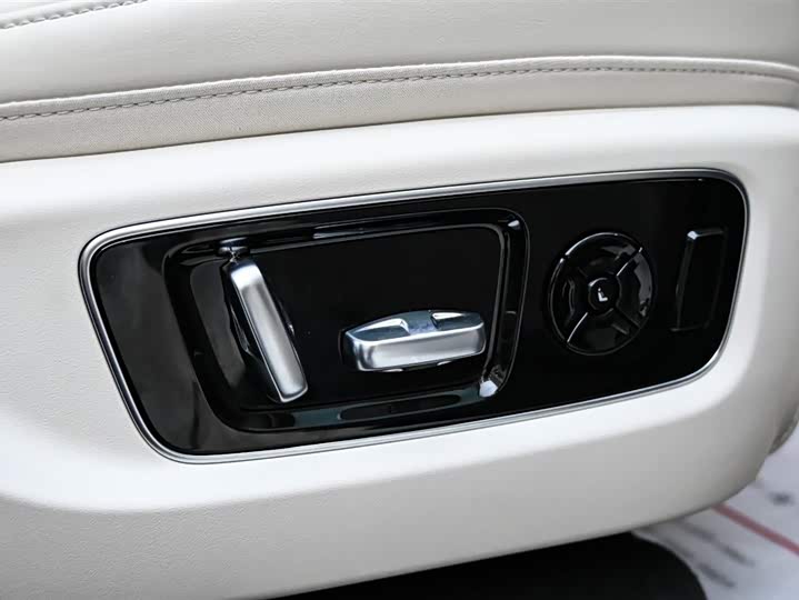 Фото 21 - LiXiang L9