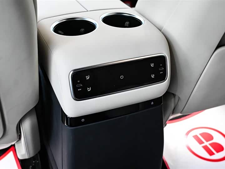 Фото 30 - LiXiang L9