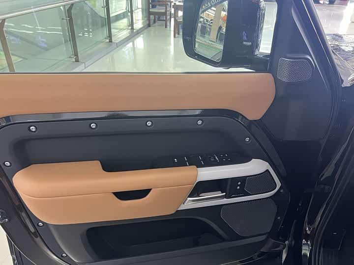 Фото 14 - Land Rover Defender