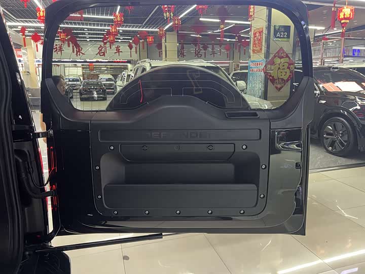 Фото 17 - Land Rover Defender