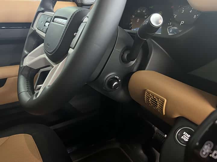 Фото 8 - Land Rover Defender