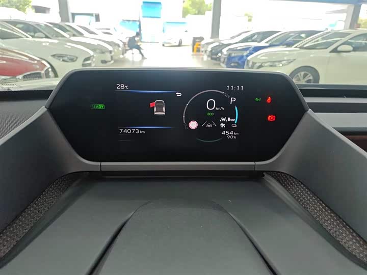 Фото 12 - Toyota bZ4X