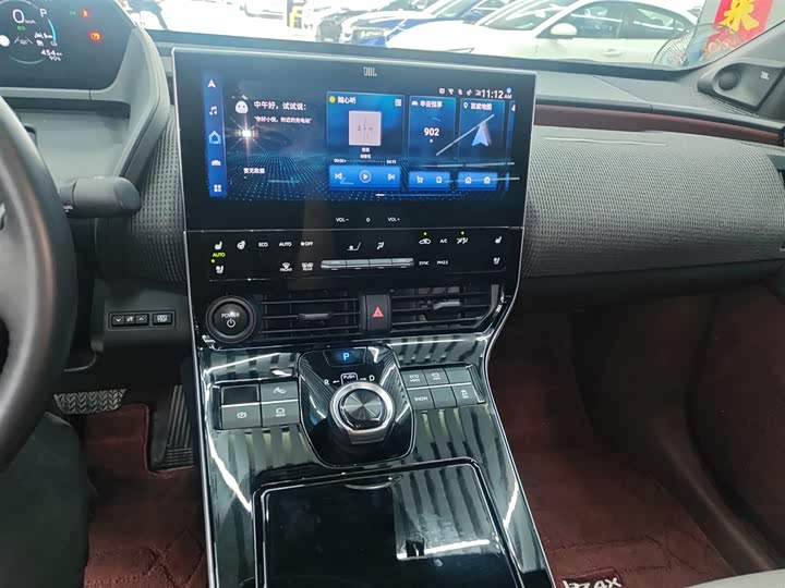 Фото 13 - Toyota bZ4X