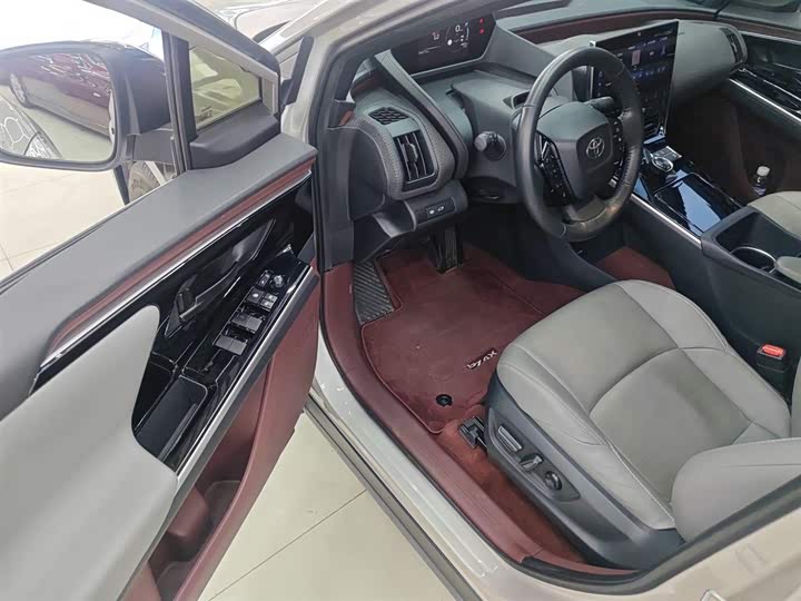 Фото 16 - Toyota bZ4X