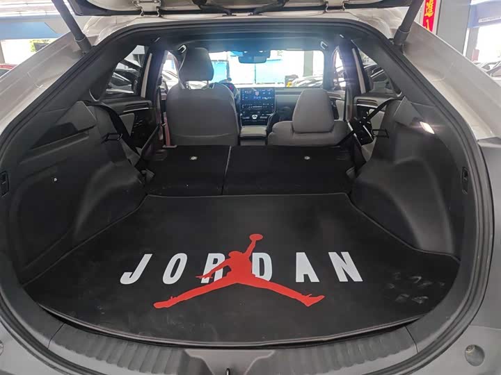 Фото 19 - Toyota bZ4X