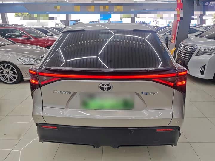 Фото 6 - Toyota bZ4X