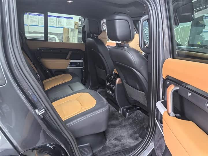 Фото 19 - Land Rover Defender