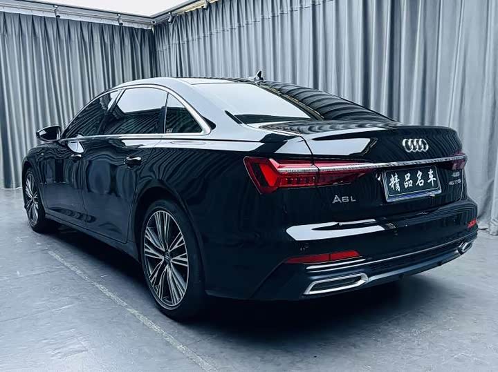 Фото 4 - Audi A6L