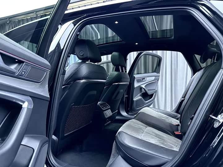 Фото 8 - Audi A6L