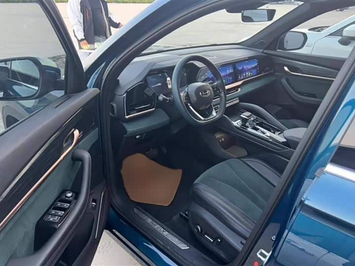 Фото 12 - Geely Monjaro