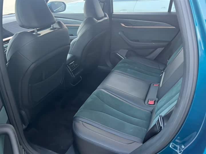 Фото 13 - Geely Monjaro