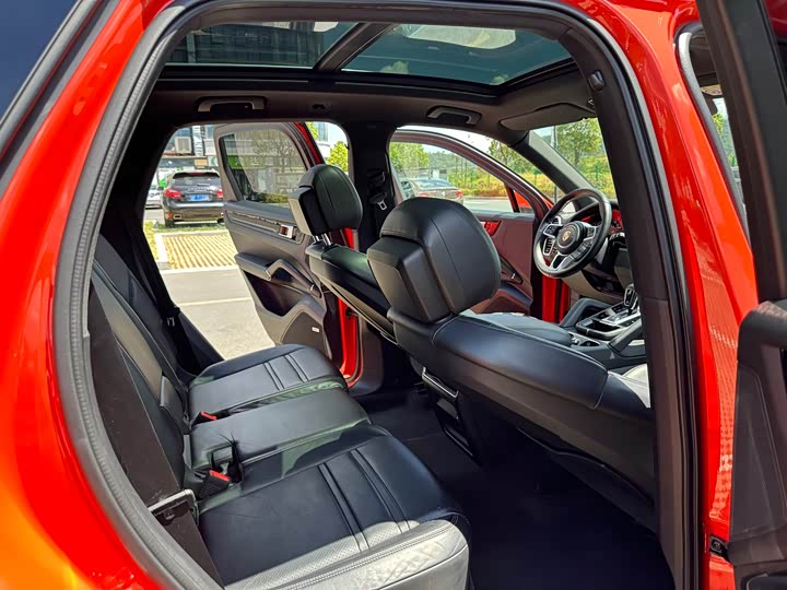 Фото 11 - Porsche Cayenne