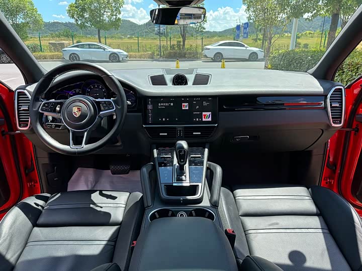 Фото 12 - Porsche Cayenne