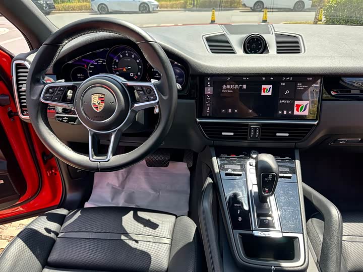 Фото 13 - Porsche Cayenne